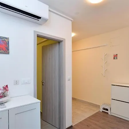 Maya Apartment *