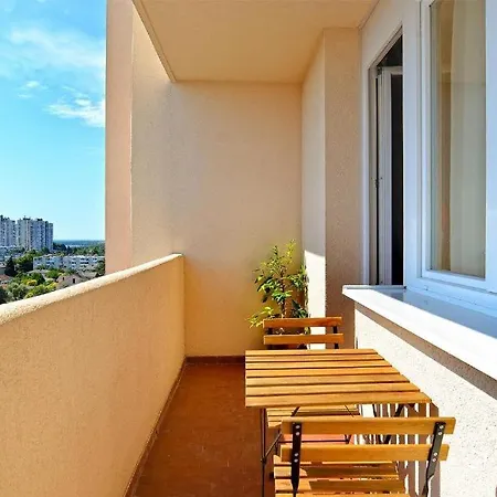 Apartment Maya